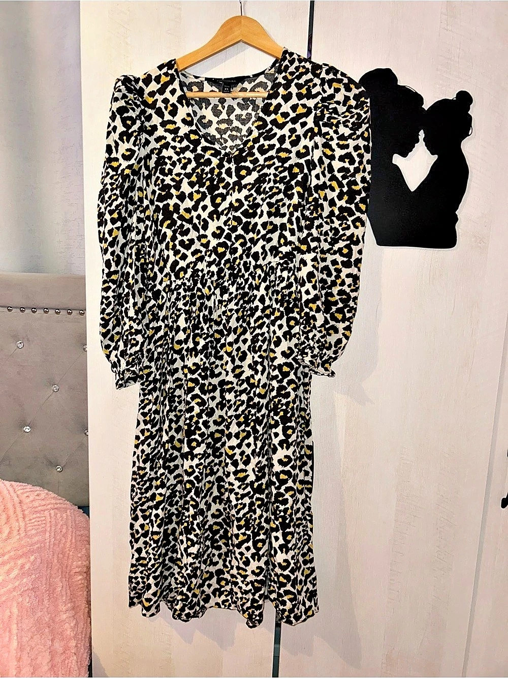 Banana Republic Animal Print Midi Dress in Black & Yellow Size XS never worn
